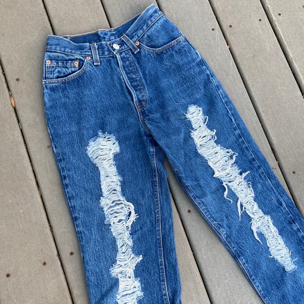 Vintage Distressed 501 Levi’s - Picture 3 of 5